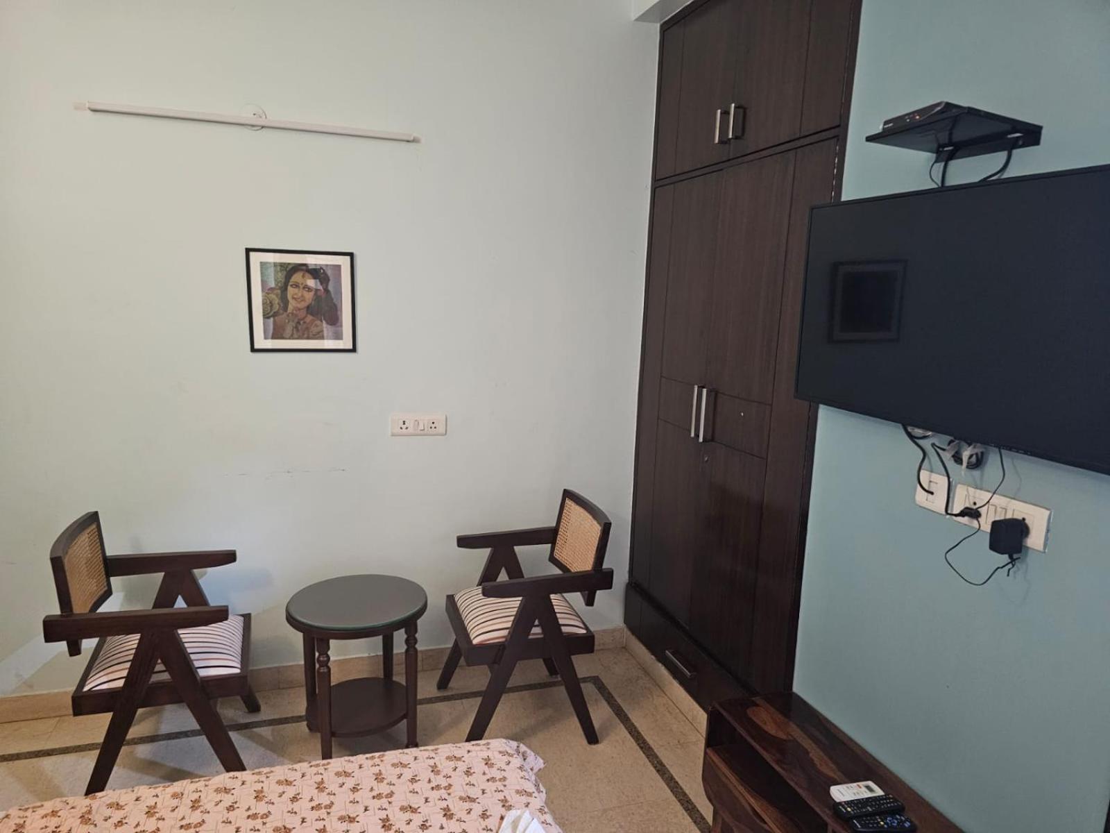 Sky Bloom Luxury Homestay New Delhi Luaran gambar