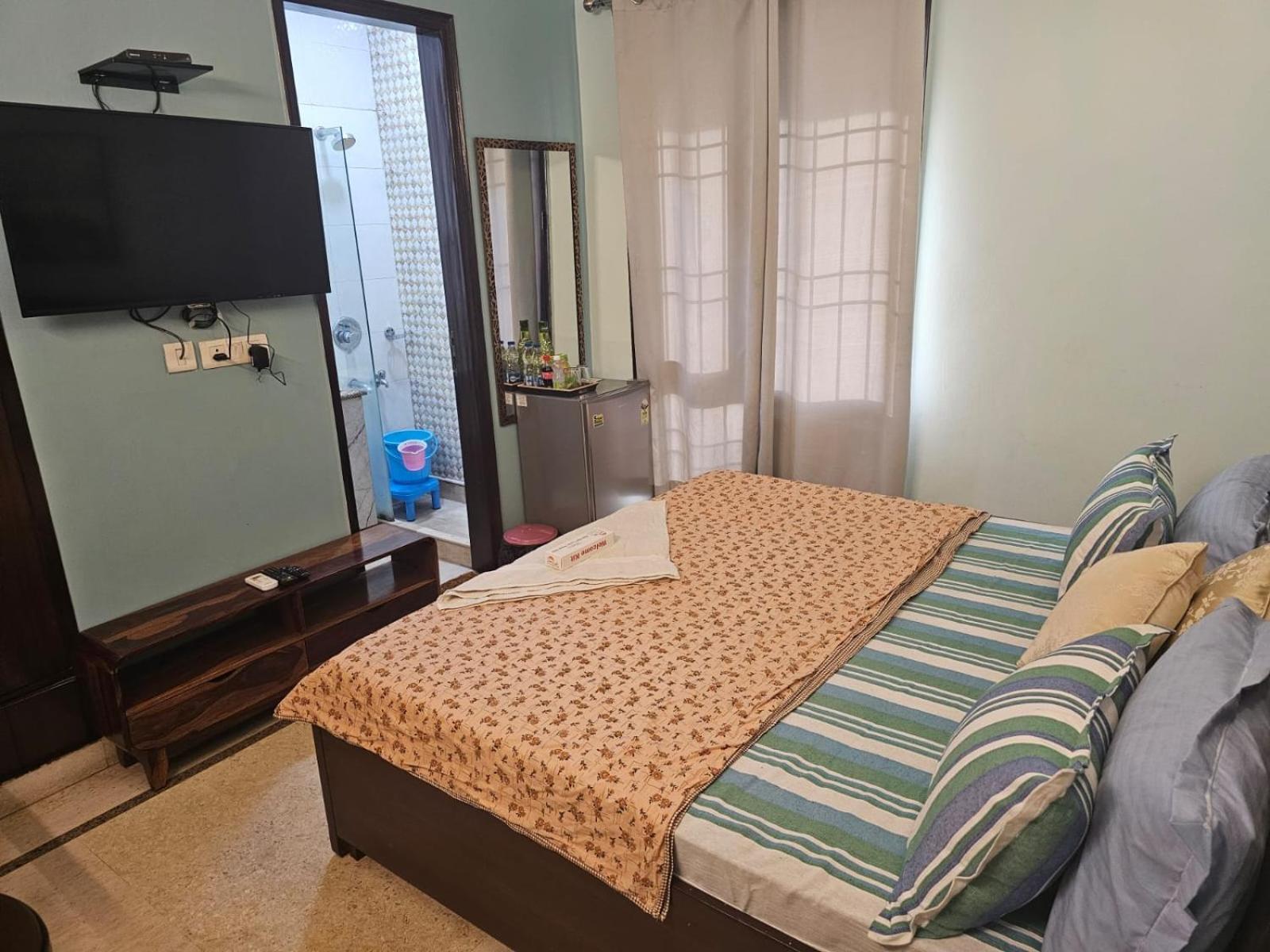 Sky Bloom Luxury Homestay New Delhi Luaran gambar