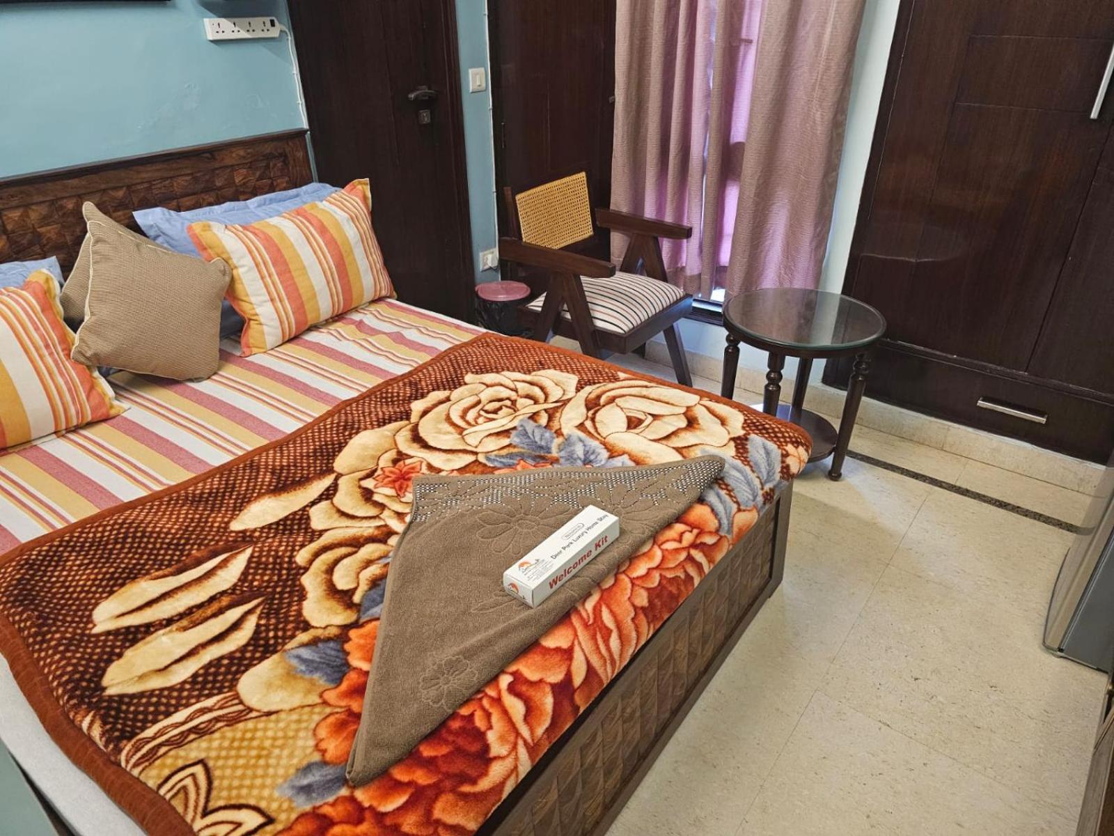 Sky Bloom Luxury Homestay New Delhi Luaran gambar