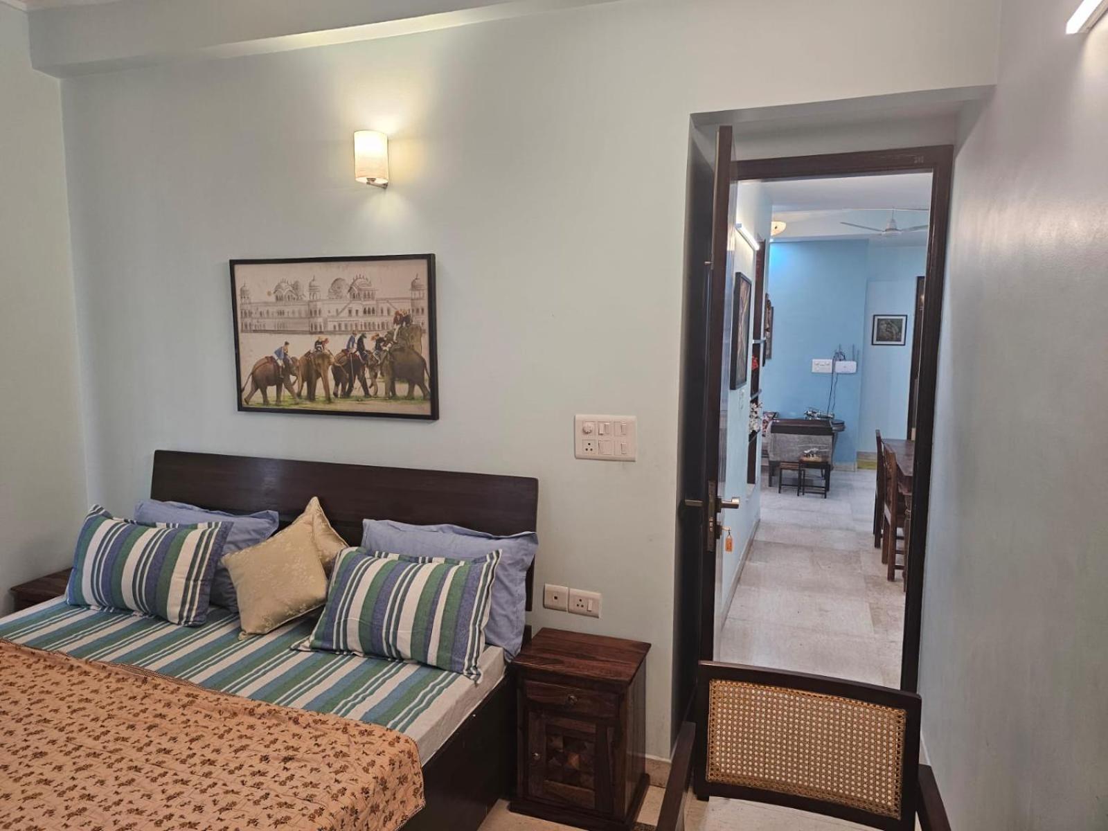 Sky Bloom Luxury Homestay New Delhi Luaran gambar