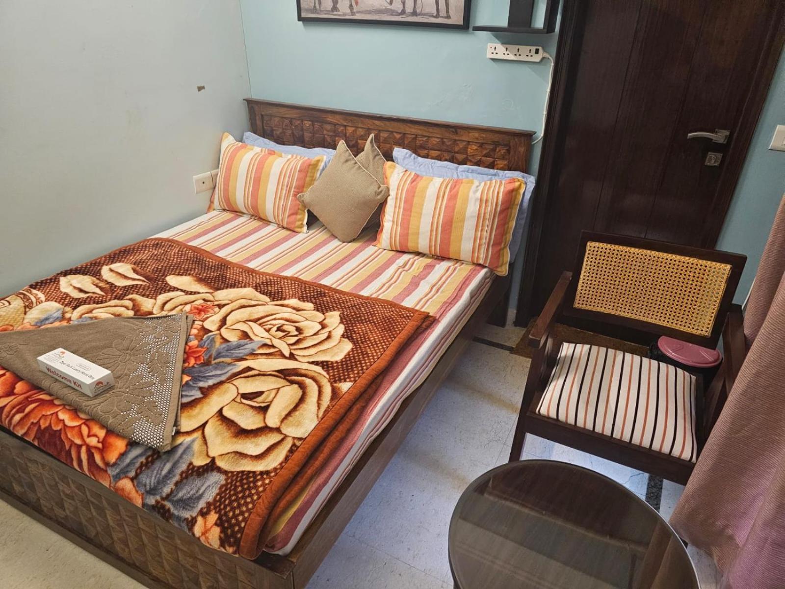 Sky Bloom Luxury Homestay New Delhi Luaran gambar