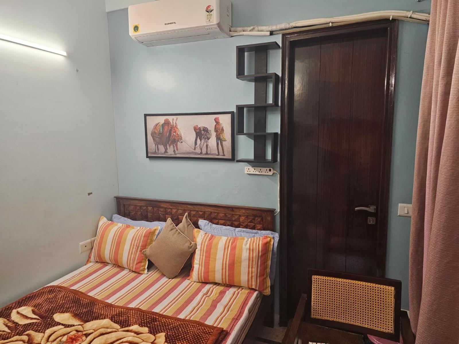 Sky Bloom Luxury Homestay New Delhi Luaran gambar