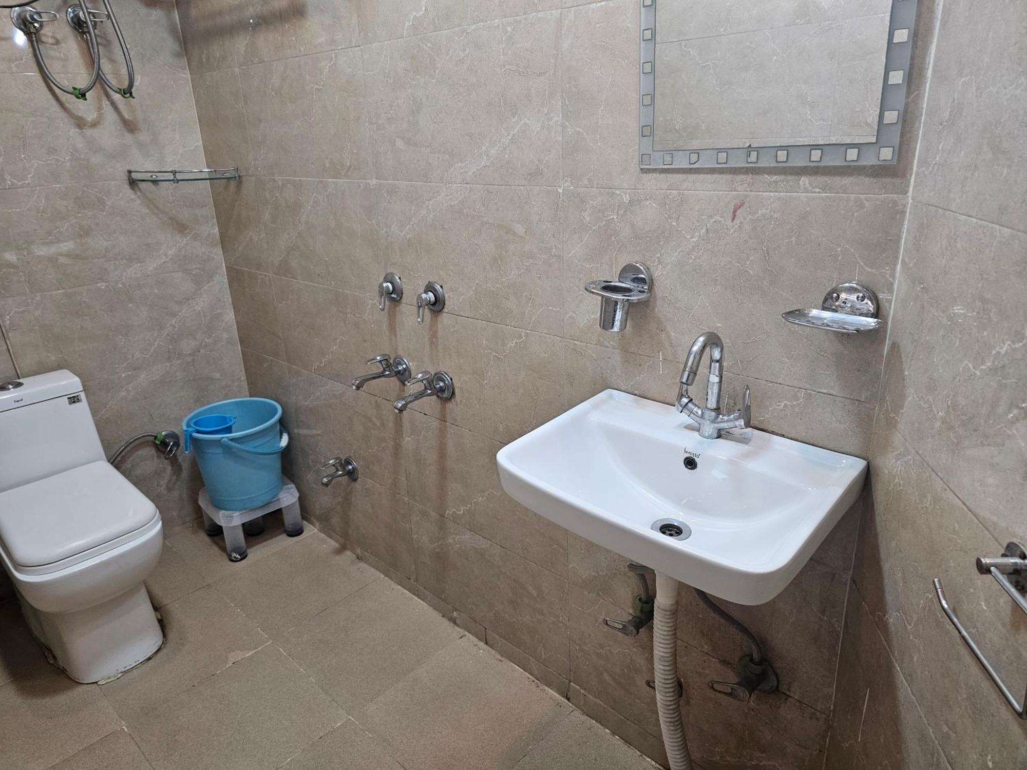 Sky Bloom Luxury Homestay New Delhi Luaran gambar